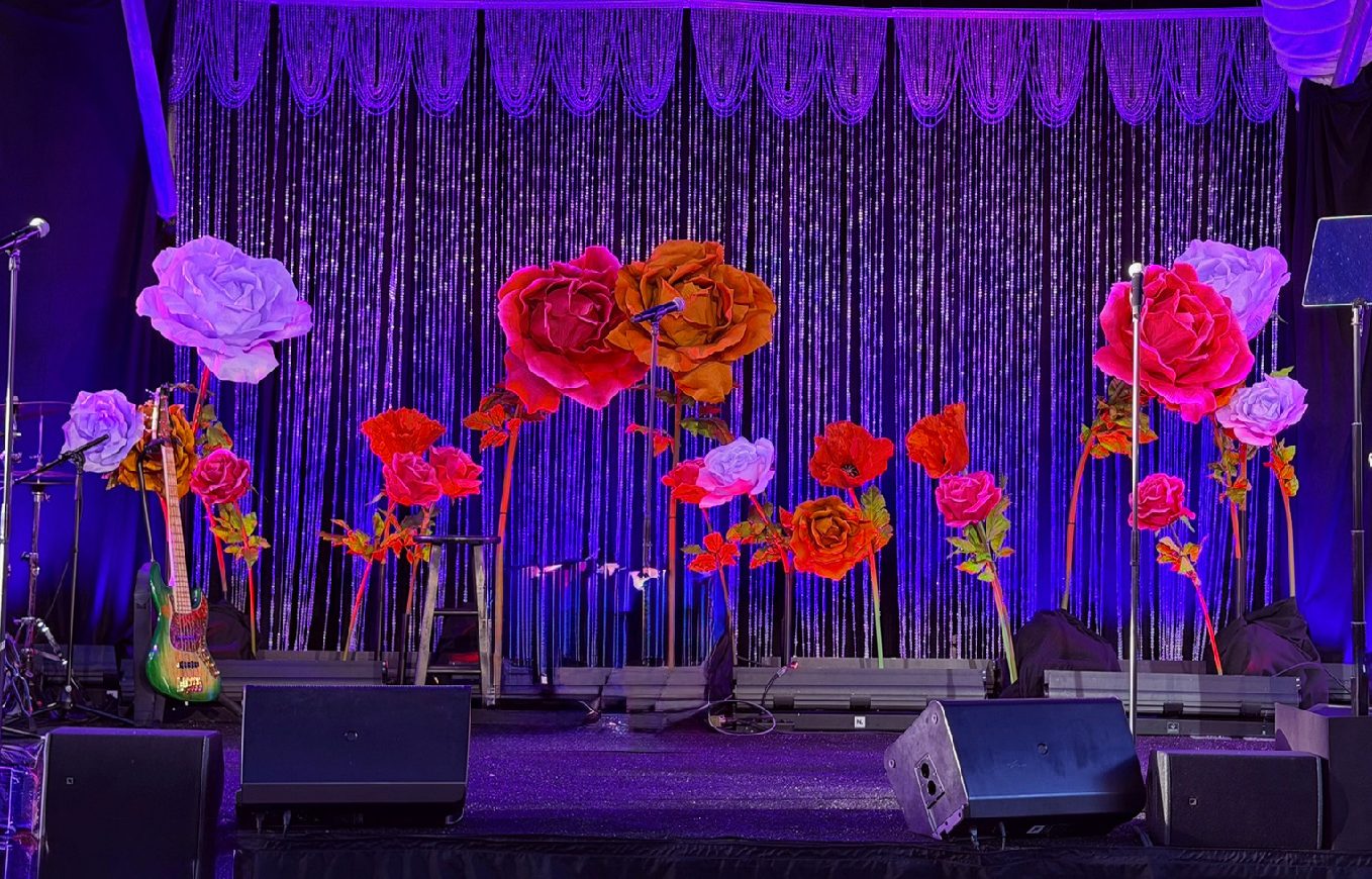 Oversized freestanding giant flowers